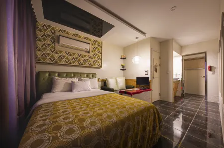 Eumseong Black and White