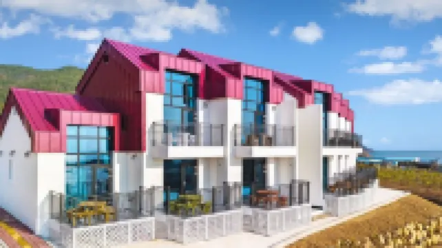 Yeosu Naples House Pension (Spa) Hotels near Hyangiram Hermitage