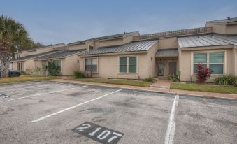 Fisherman Friend! - Coastal Condo - Views Await!