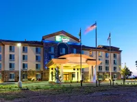 Holiday Inn Express & Suites FRESNO NORTHWEST-HERNDON by IHG Hotels in Fresno