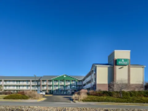 ホームタウン スタジオズ デンバー - ソーントン バイ レッド ルーフ ソーントンのホテル