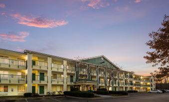 HomeTowne Studios Raleigh - Durham