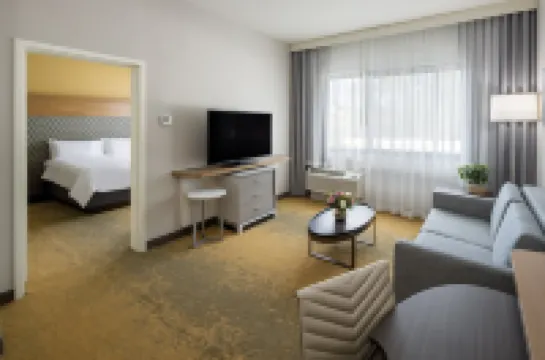 Holiday Inn LONG ISLAND - ISLIP ARPT EAST by IHG