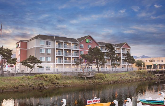 Holiday Inn Express & Suites SEASIDE-CONVENTION CENTER by IHG