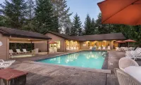 Whispering Woods Resort Hotels in Government Camp