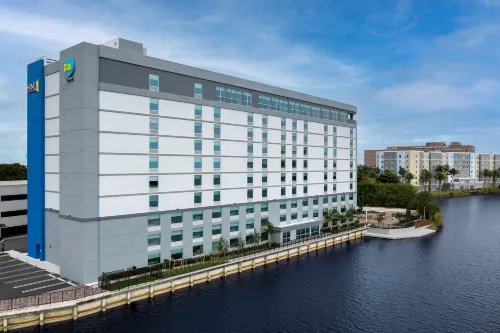 Tru by Hilton Miami Airport South Blue Lagoon - Airport Shuttle