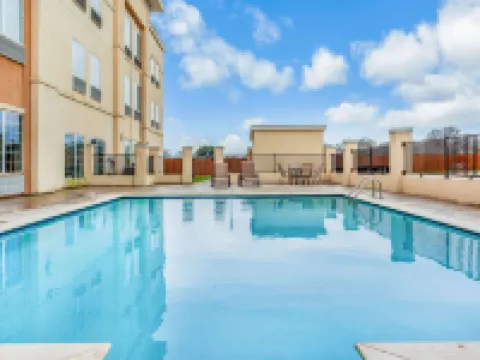 La Quinta Inn & Suites by Wyndham Luling Hotels in Luling