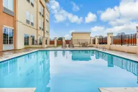 La Quinta Inn & Suites by Wyndham Luling Hotels in Luling