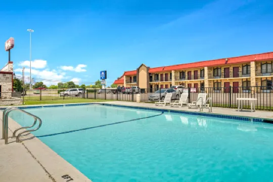 Americas Best Value Inn Paris