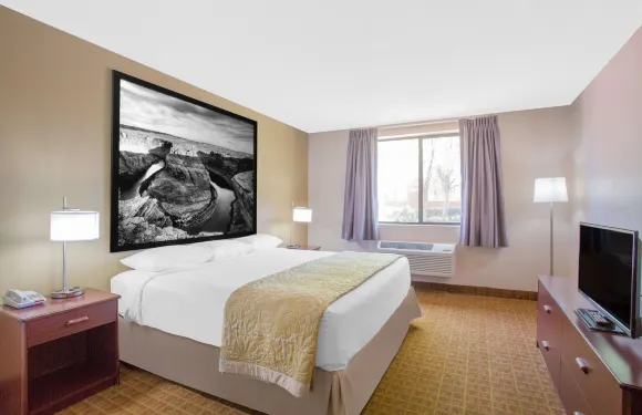 佩奇-鮑威爾湖速8酒店