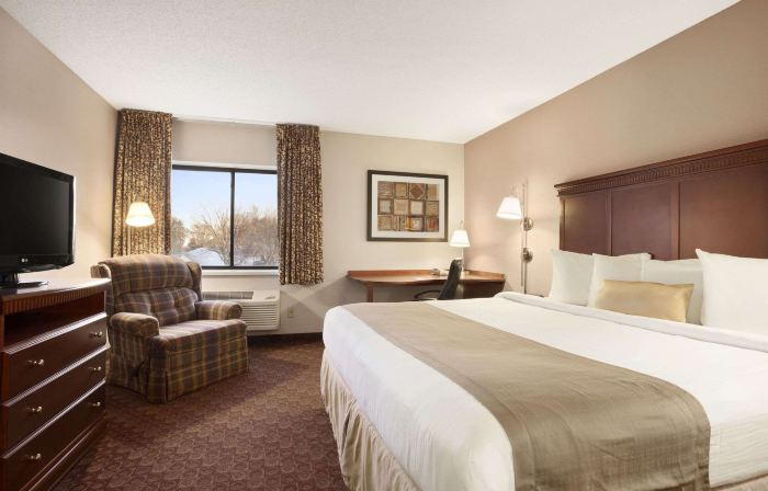 Baymont by Wyndham Sioux Falls Near West 41st Street
