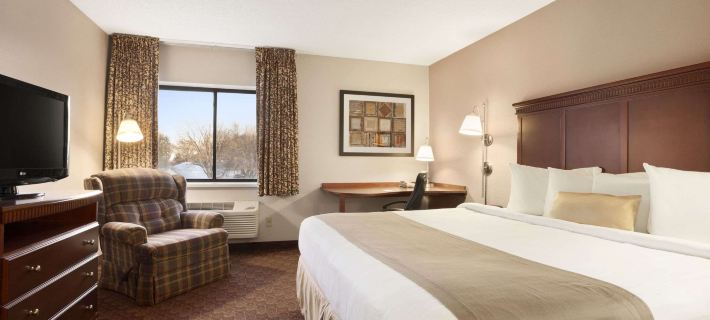 Baymont by Wyndham Sioux Falls Near West 41st Street Hotels in Sioux Falls