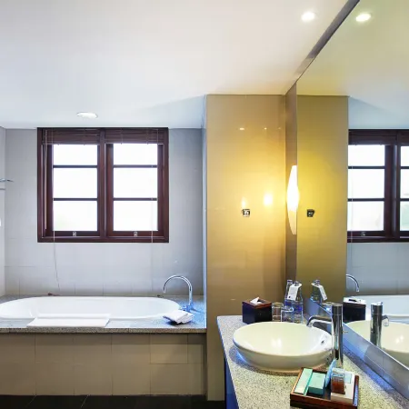 Novotel Bali Nusa Dua Отели рядом с достопримечательностью «Пляж Гегер»