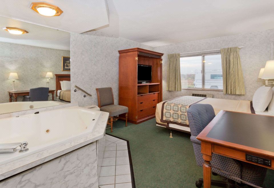 Days Inn by Wyndham Rockford - Housity
