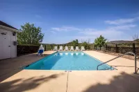 Quality Inn - Swimmingpools