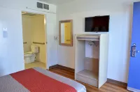 Motel 6 – Santa Nella, on I-5