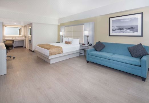 라마다 바이 윈덤 버뱅크