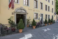San Luca Palace - parkir