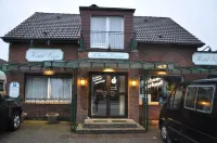 Hotel-Café Kampe Hotels in der Nähe von Gedenkstätte KZ Wittmoor