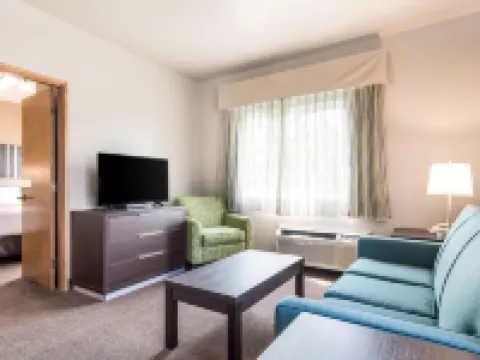 Quality Inn & Suites Bainbridge Island Hotels in Kitsap County