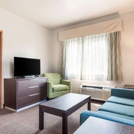 Quality Inn & Suites Bainbridge Island