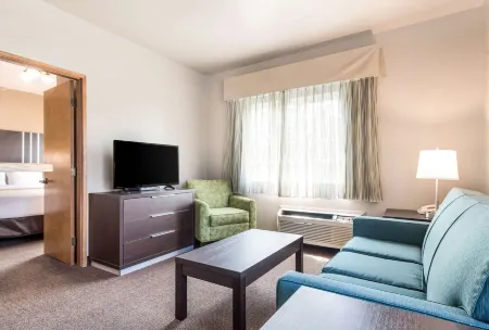 Quality Inn & Suites Bainbridge Island