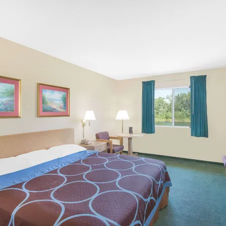 Super 8 by Wyndham Canandaigua