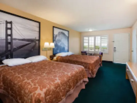 林賽橄欖樹温德姆速8酒店 圖萊里縣酒店