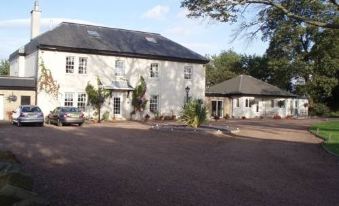 Adniston Manor - Housity