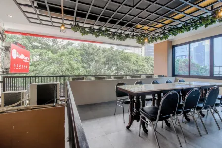 レッドドアーズ プラス アット タムリン