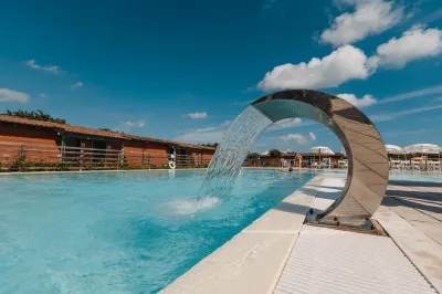 Natural Village Resort Hotels in Порто-Реканаті