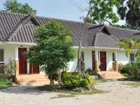 Leelawadee Resort Các khách sạn gần Wat Nong Ta Chot