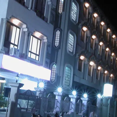 Hotel Ajanta Palace Отели в г. Ратлам