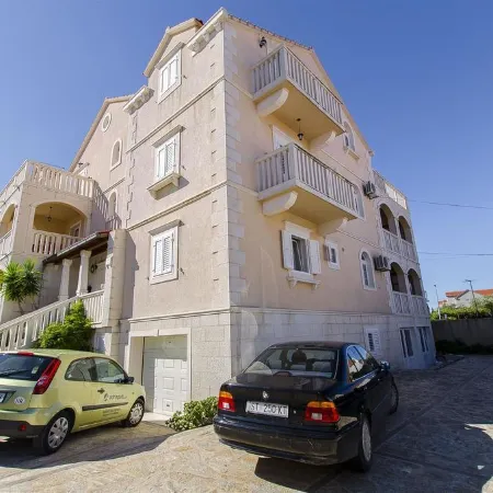 Apartments Mara