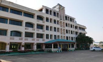 Royal Jommanee Hotel