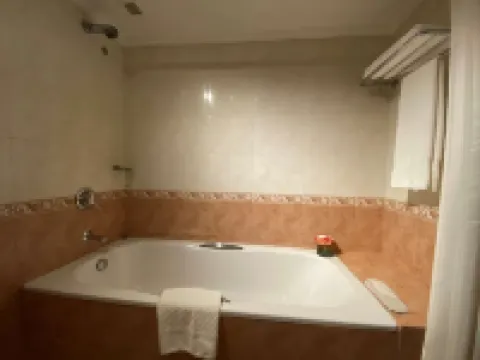 Golden Tulip Dar ES Salaam