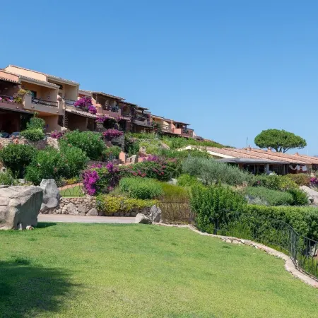 Baia de Bahas Residence