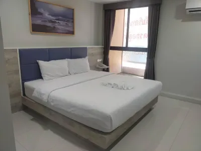 Sattahip 9 Boutique Hotel Hotels near Tien Talay Beach