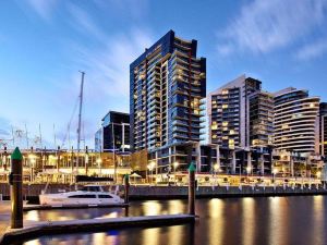 AKOM AT Docklands