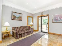 Whitney Inn & Suites Hotels in Wallingford