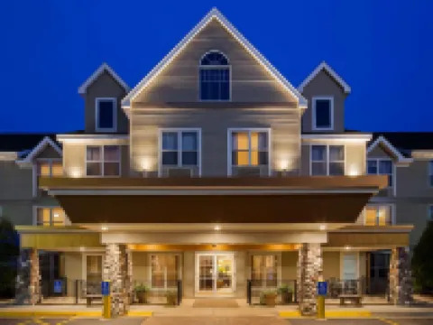 Duluth Inn & Suites Near Spirit Mountain Hotels in Duluth