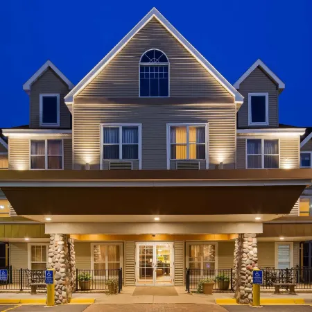 Duluth Inn & Suites Near Spirit Mountain