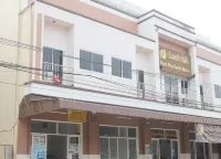 Hom Pho Gusethouse Hotels near ຄ້າຍເກົ່າທະຫານຝຮັ່ງ Fort Carnot