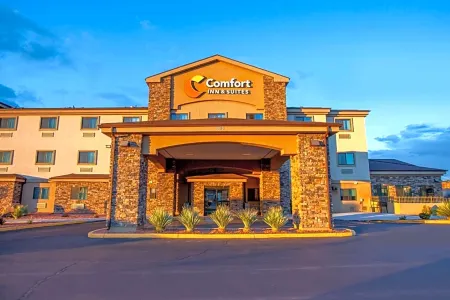 Comfort Inn & Suites Page at Lake Powell