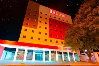 Ibis Cascavel - parking