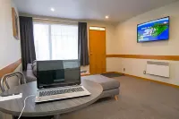 Dunedin Motel and Villas - Motels