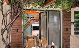 Hotel & Restauracja Gniecki - Housity