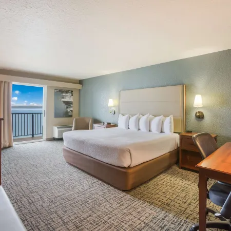 Best Western Harbour Pointe Lakefront