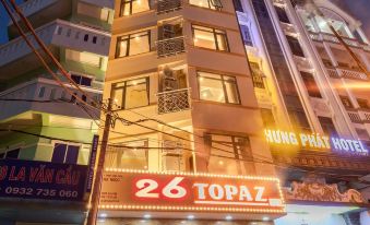 26 Topaz Hotel