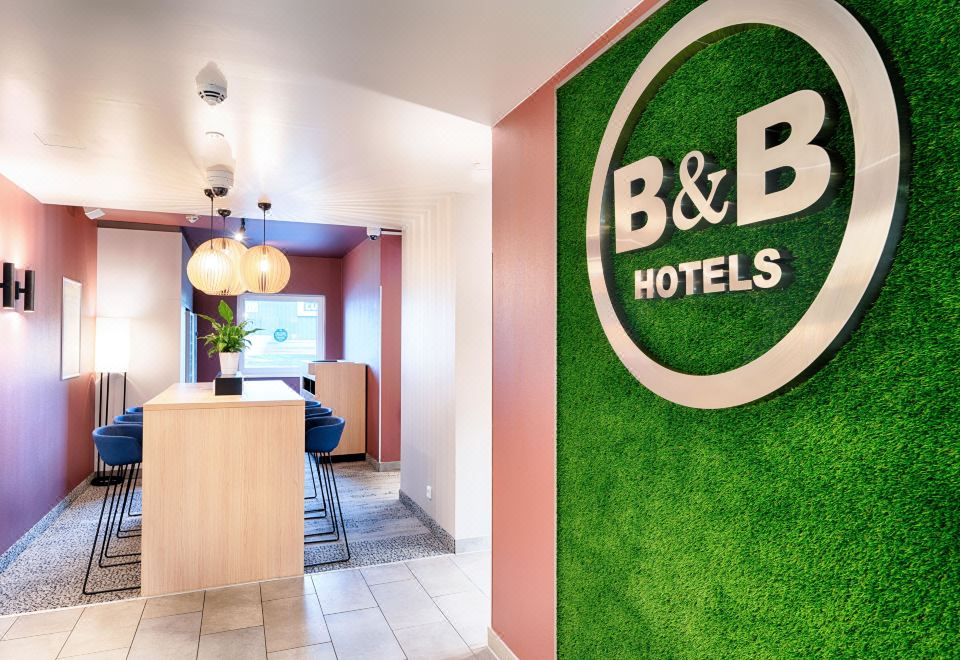 5. B&B HOTE..